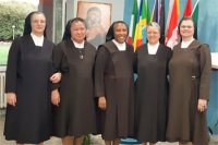 Nuova guida delle Suore Carmelitane Missionarie